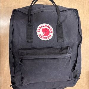 Fjallraven Kånken Charcoal Backpack